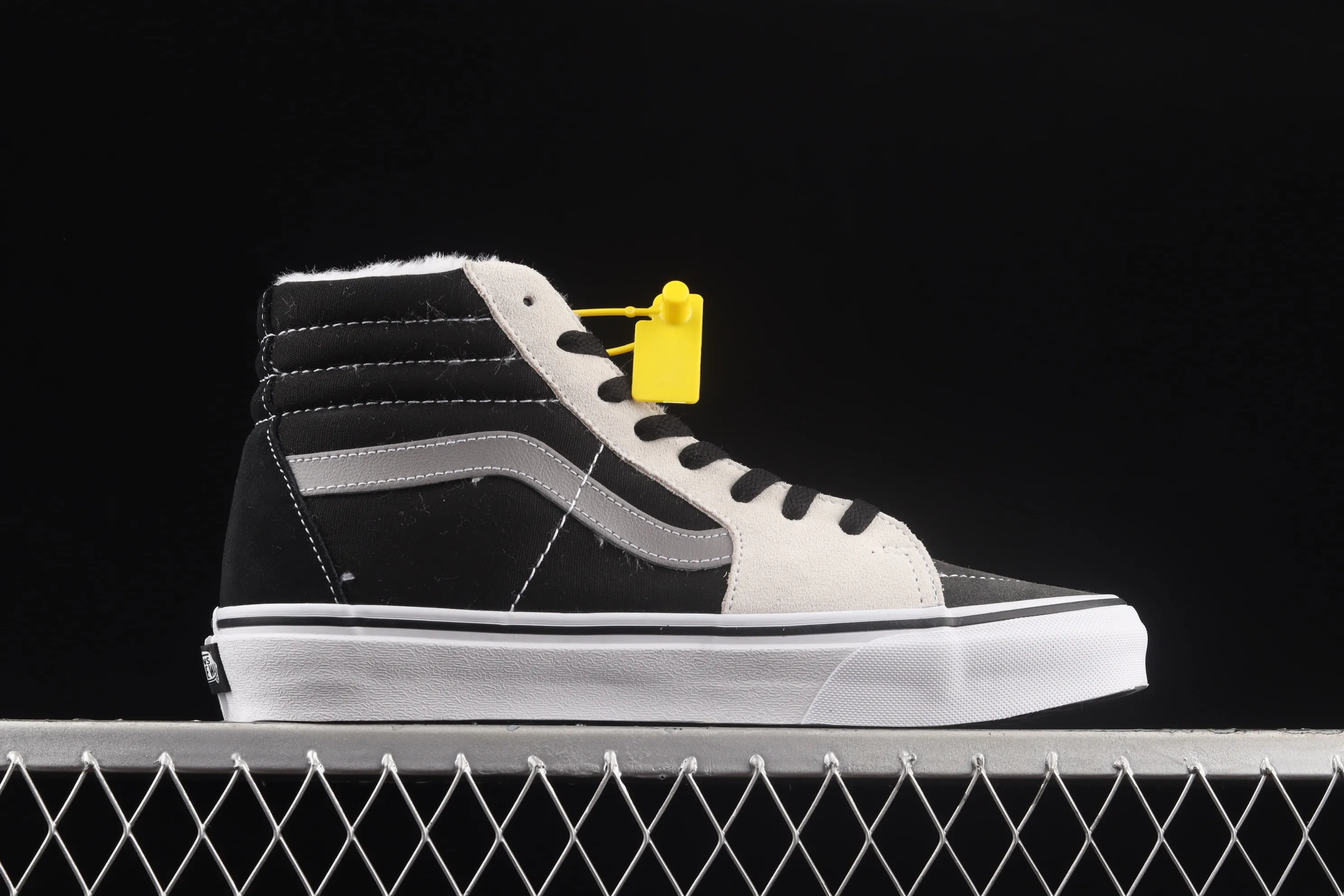 All categories Vans Vans series Vans Hi Vans high-top plus velvet Vans Sk8-Hi 2021 new black and gray color matching high-top casual sneakers VN0A3WM3218